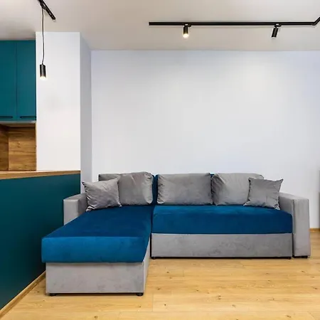 Brand New Modern 1br With Private Parking Included アパート *